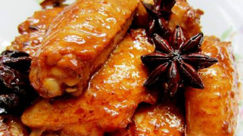 军粮试吃:红烧鸡翅根加M9自热雪菜肉丁炒饭